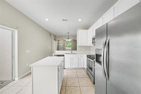Townhouse in Windermere, Florida 3 bedrooms, 146.69 sq.m. № 2167277 - photo 9