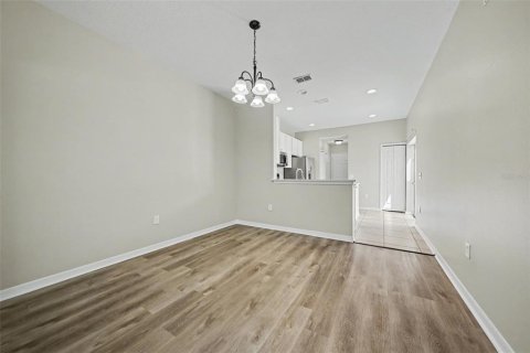 Townhouse in Windermere, Florida 3 bedrooms, 146.69 sq.m. № 2167277 - photo 6
