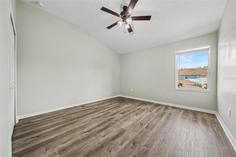 Townhouse in Windermere, Florida 3 bedrooms, 146.69 sq.m. № 2167277 - photo 13