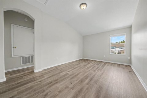Townhouse in Windermere, Florida 3 bedrooms, 146.69 sq.m. № 2167277 - photo 17
