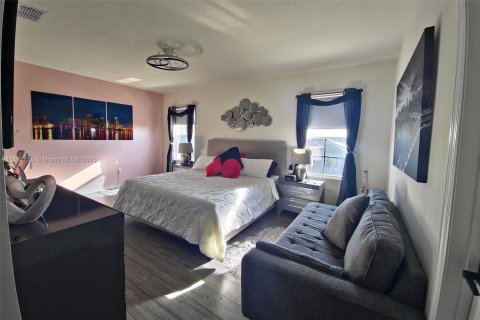 Casa en venta en Davenport, Florida, 5 dormitorios № 1859140 - foto 25