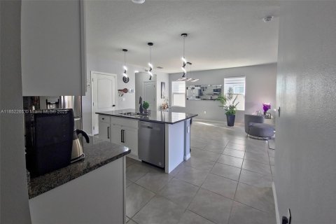 Casa en venta en Davenport, Florida, 5 dormitorios № 1859140 - foto 12