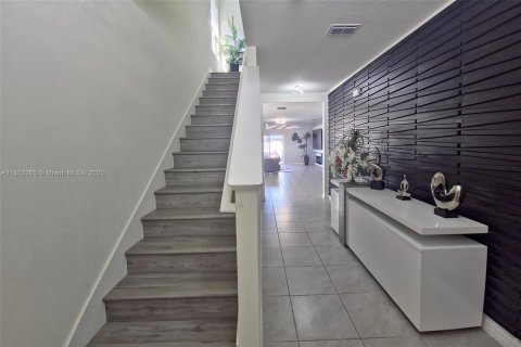 Casa en venta en Davenport, Florida, 5 dormitorios № 1859140 - foto 2