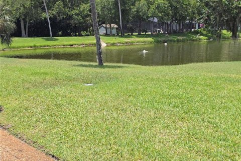 Townhouse in New Smyrna Beach, Florida 2 bedrooms, 158.49 sq.m. № 2239246 - photo 13