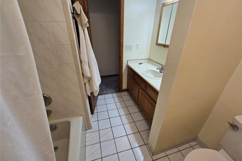 Townhouse in New Smyrna Beach, Florida 2 bedrooms, 158.49 sq.m. № 2239246 - photo 24