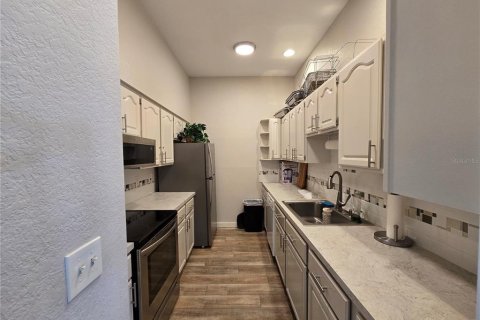 Townhouse in New Smyrna Beach, Florida 2 bedrooms, 158.49 sq.m. № 2239246 - photo 28