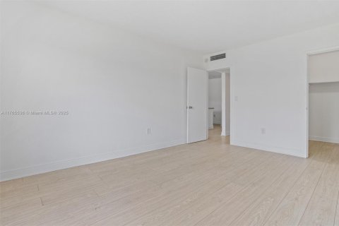 Copropriété à louer à Doral, Floride: 1 chambre, 75.25 m2 № 1865575 - photo 17