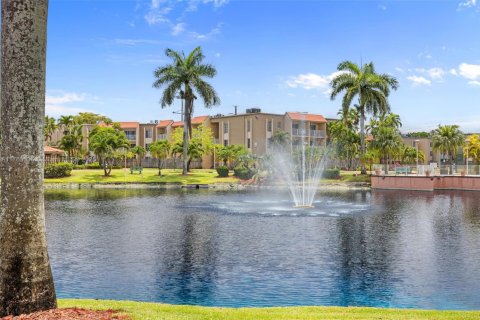 Copropriété à louer à Doral, Floride: 1 chambre, 75.25 m2 № 1865575 - photo 22