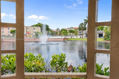 Copropriété à louer à Doral, Floride: 1 chambre, 75.25 m2 № 1865575 - photo 20