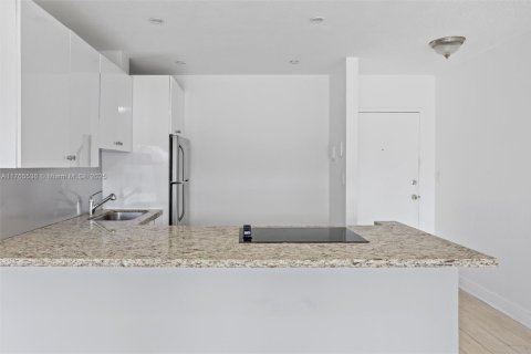 Copropriété à louer à Doral, Floride: 1 chambre, 75.25 m2 № 1865575 - photo 14