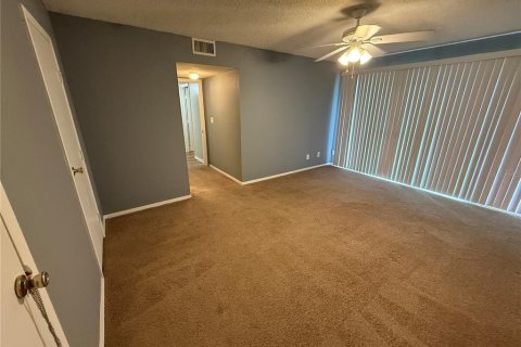 Condominio en alquiler en Gainesville, Florida, 3 dormitorios, 119.75 m2 № 1791314 - foto 11