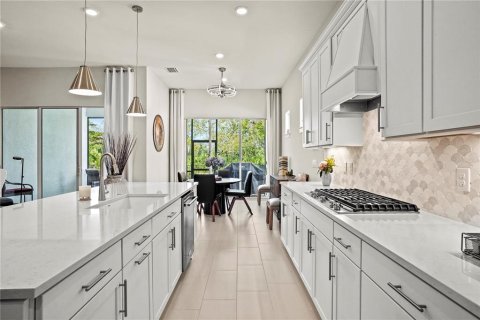 House in Englewood, Florida 3 bedrooms, 193.24 sq.m. № 1918493 - photo 7