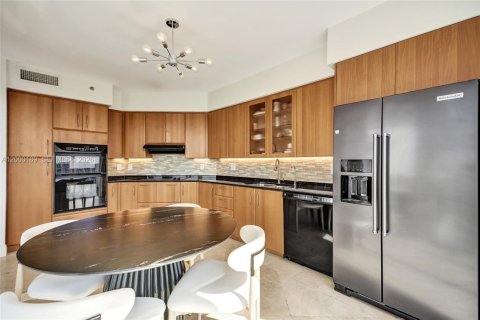 Купить кондоминиум в Санни-Айлс-Бич, Флорида 3 спальни, 199.74м2, № 2067765 - фото 13