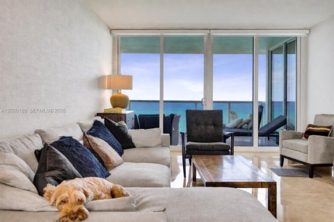 Купить кондоминиум в Санни-Айлс-Бич, Флорида 3 спальни, 199.74м2, № 2067765 - фото 2