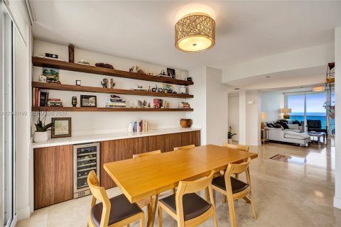 Купить кондоминиум в Санни-Айлс-Бич, Флорида 3 спальни, 199.74м2, № 2067765 - фото 10