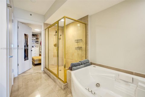 Купить кондоминиум в Санни-Айлс-Бич, Флорида 3 спальни, 199.74м2, № 2067765 - фото 19