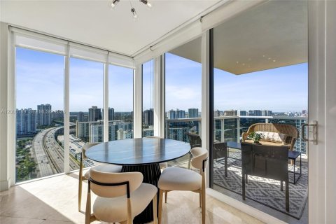 Купить кондоминиум в Санни-Айлс-Бич, Флорида 3 спальни, 199.74м2, № 2067765 - фото 12