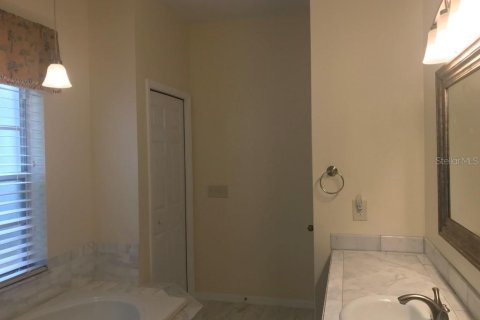Villa ou maison à louer à Tampa, Floride: 3 chambres, 159.51 m2 № 2429266 - photo 28