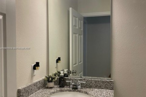 Townhouse in Miami, Florida 3 bedrooms, 123.37 sq.m. № 2029189 - photo 5