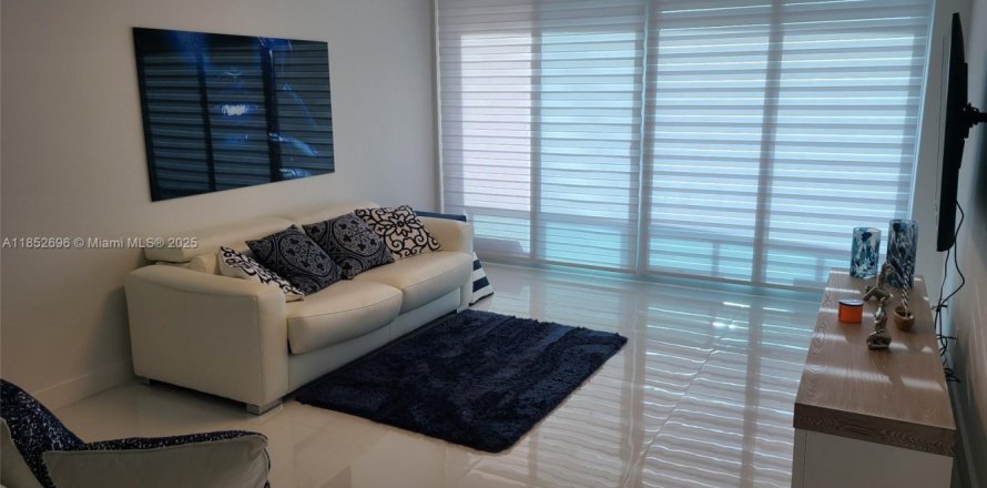 Condo in Hollywood, Florida, 1 bedroom № 1859188