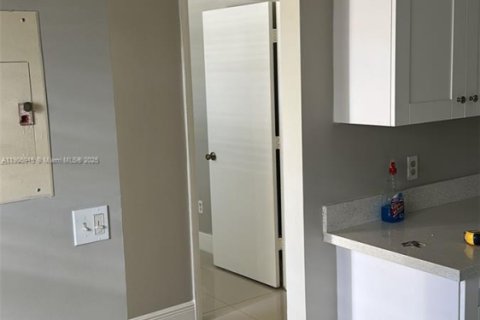 Copropriété à vendre à Boca Raton, Floride: 2 chambres, 101.64 m2 № 1956800 - photo 11