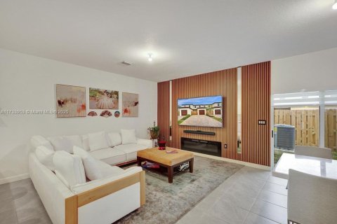 Купить таунхаус в Хомстед, Флорида 3 спальни, 176.14м2, № 1959174 - фото 14