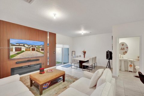 Купить таунхаус в Хомстед, Флорида 3 спальни, 176.14м2, № 1959174 - фото 7