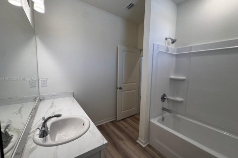 Casa en venta en Fort Myers, Florida, 4 dormitorios, 174.28 m2 № 1973731 - foto 20