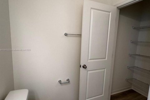 Casa en venta en Fort Myers, Florida, 4 dormitorios, 174.28 m2 № 1973731 - foto 14