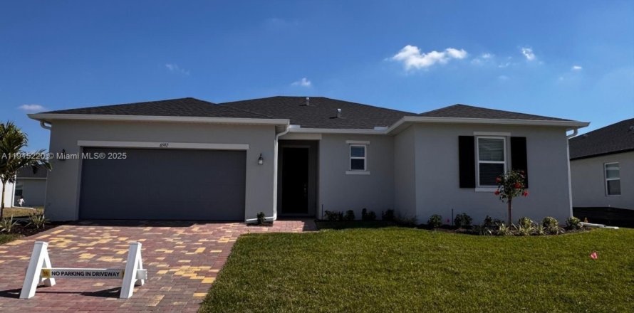 Casa en Fort Myers, Florida 4 dormitorios, 174.28 m2 № 1973731
