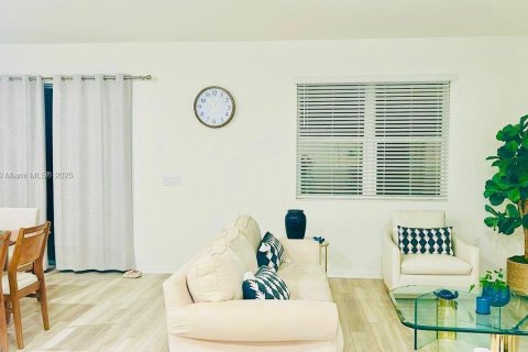 Casa en venta en Fort Myers, Florida, 4 dormitorios, 174.28 m2 № 1973731 - foto 28