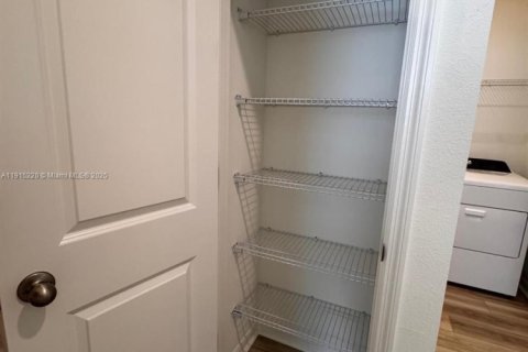 Casa en venta en Fort Myers, Florida, 4 dormitorios, 174.28 m2 № 1973731 - foto 25