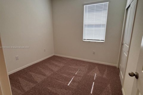 Casa en venta en Fort Myers, Florida, 4 dormitorios, 174.28 m2 № 1973731 - foto 23