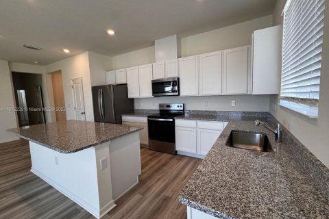 Casa en venta en Fort Myers, Florida, 4 dormitorios, 174.28 m2 № 1973731 - foto 5