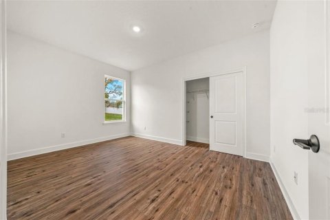 House in Spring Hill, Florida 4 bedrooms, 193.98 sq.m. № 2431189 - photo 27
