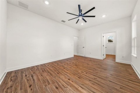 House in Spring Hill, Florida 4 bedrooms, 193.98 sq.m. № 2431189 - photo 30