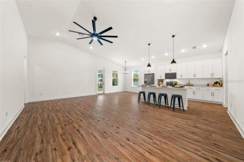 House in Spring Hill, Florida 4 bedrooms, 193.98 sq.m. № 2431189 - photo 7