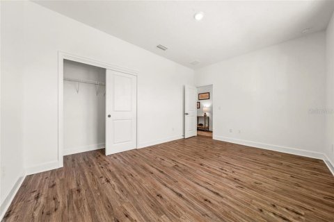 House in Spring Hill, Florida 4 bedrooms, 193.98 sq.m. № 2431189 - photo 6