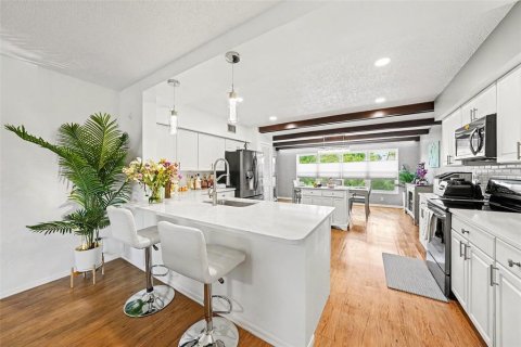 Condo in Clearwater, Florida, 2 bedrooms № 2110576 - photo 8