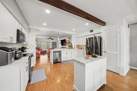 Condo in Clearwater, Florida, 2 bedrooms № 2110576 - photo 13