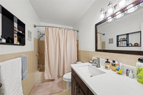 Condo in Clearwater, Florida, 2 bedrooms № 2110576 - photo 23