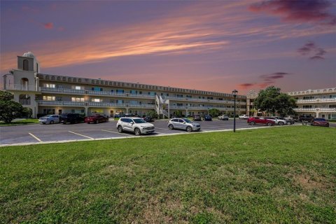 Condo in Clearwater, Florida, 2 bedrooms № 2110576