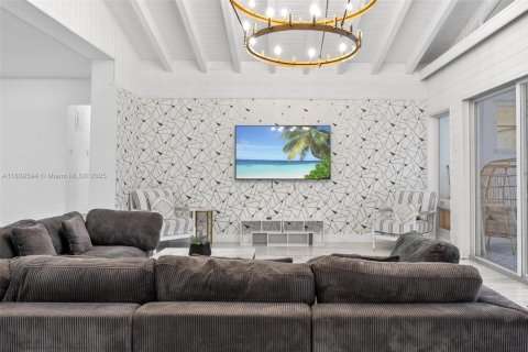 Villa ou maison à vendre à Hollywood, Floride: 6 chambres, 311.41 m2 № 1937122 - photo 17