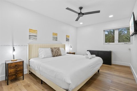 Villa ou maison à vendre à Hollywood, Floride: 6 chambres, 311.41 m2 № 1937122 - photo 20