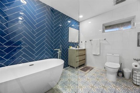 Villa ou maison à vendre à Hollywood, Floride: 6 chambres, 311.41 m2 № 1937122 - photo 24