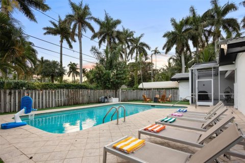 Villa ou maison à vendre à Hollywood, Floride: 6 chambres, 311.41 m2 № 1937122 - photo 9