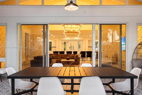 Villa ou maison à vendre à Hollywood, Floride: 6 chambres, 311.41 m2 № 1937122 - photo 12