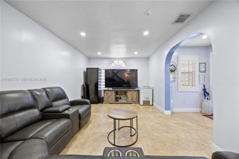 Купить виллу или дом в Майами, Флорида 3 спальни, 148.27м2, № 2027915 - фото 12