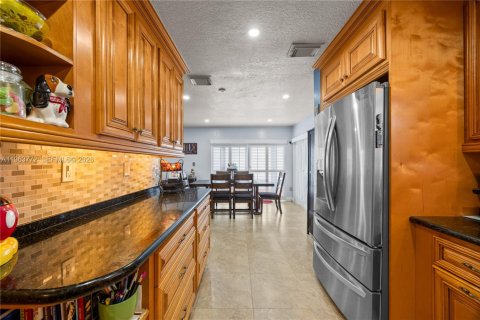 Купить виллу или дом в Майами, Флорида 3 спальни, 148.27м2, № 2027915 - фото 24