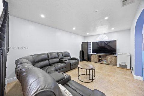 Купить виллу или дом в Майами, Флорида 3 спальни, 148.27м2, № 2027915 - фото 13